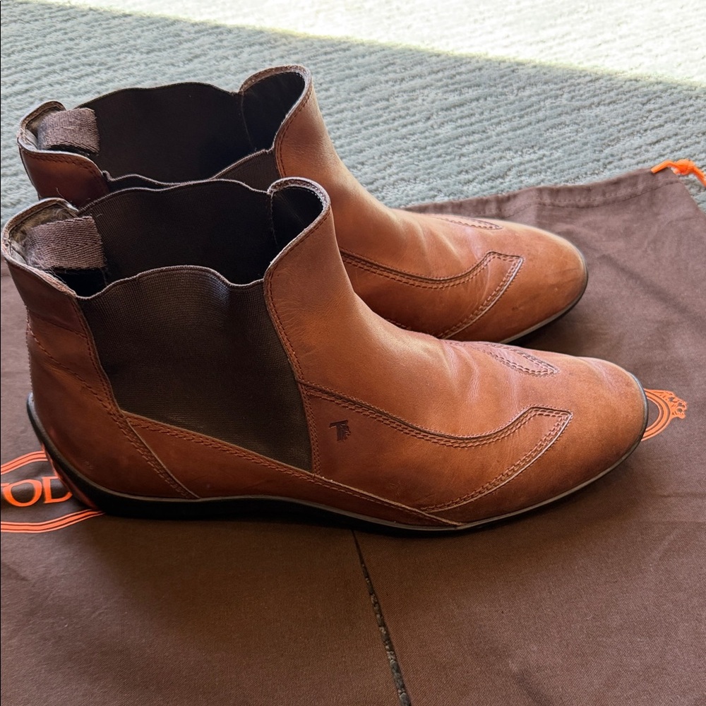 Tod's Tan and Brown Leather Boots